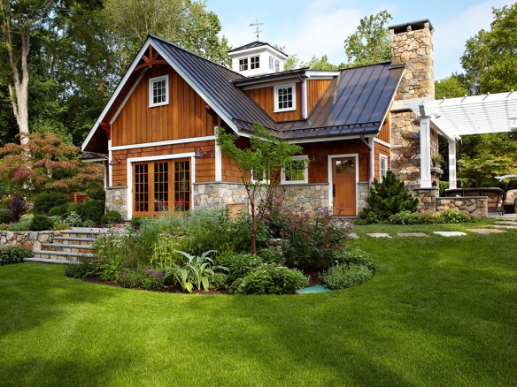 Maison entourée de verdure